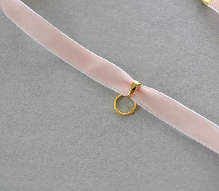 Pink on sale velvet choker