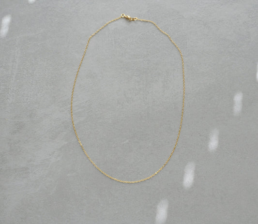 Delicate Gold Chain • Halfable