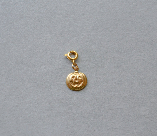 Jack-o'-lantern Charm • Halfable