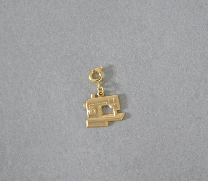 Sewing Machine Charm • Halfable