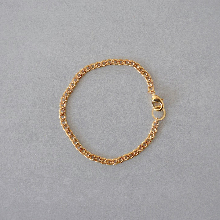 Gold Curb Chain • Halfable